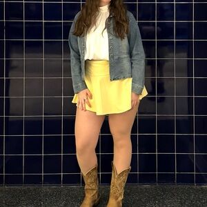 Abercrombie & Fitch Light Yellow Skort